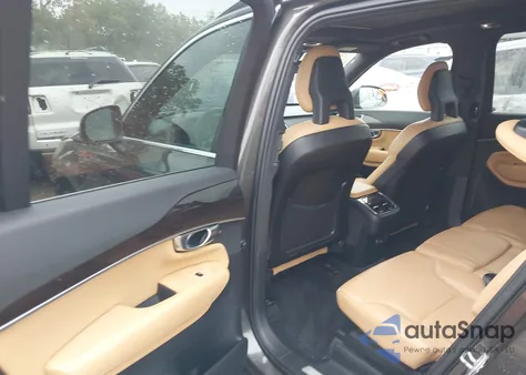 2018 Volvo Xc90 T6 Momentum z USA, uszkodzony, nr VIN YV4A22PK1J1375521